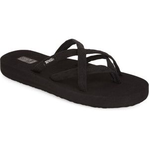 Teva's black sandals